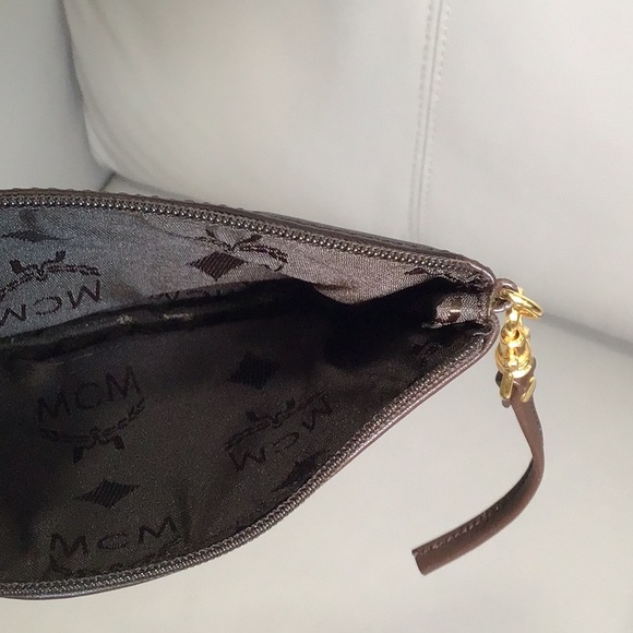 EUC MCM Vintage Book Tote Bag with Matching Wristlet Pouch Brown #V6580 - Picture 16 of 16